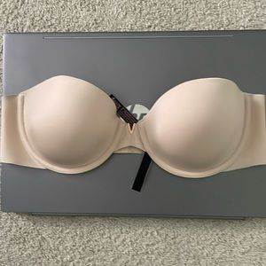 Victoria’s Secret padded strapless bra 36b